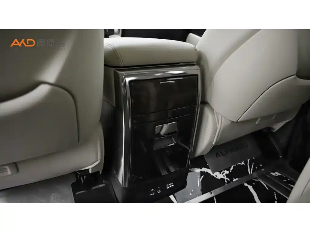 Toyota Alphard — фото 2