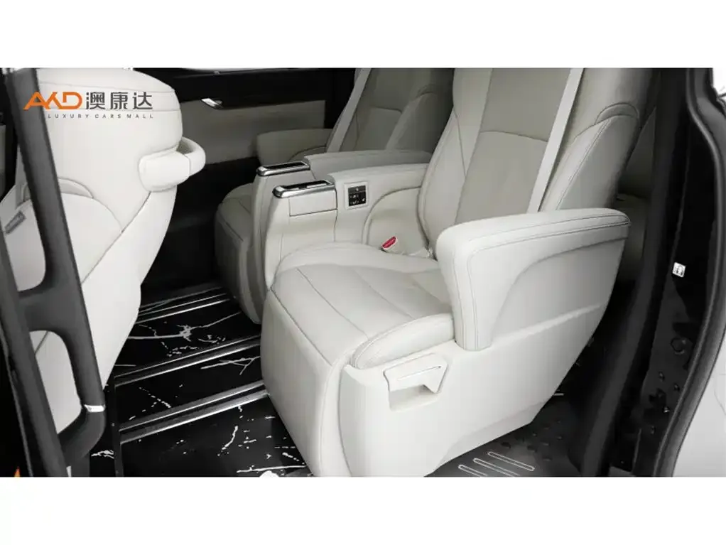 Toyota Alphard — фото 3