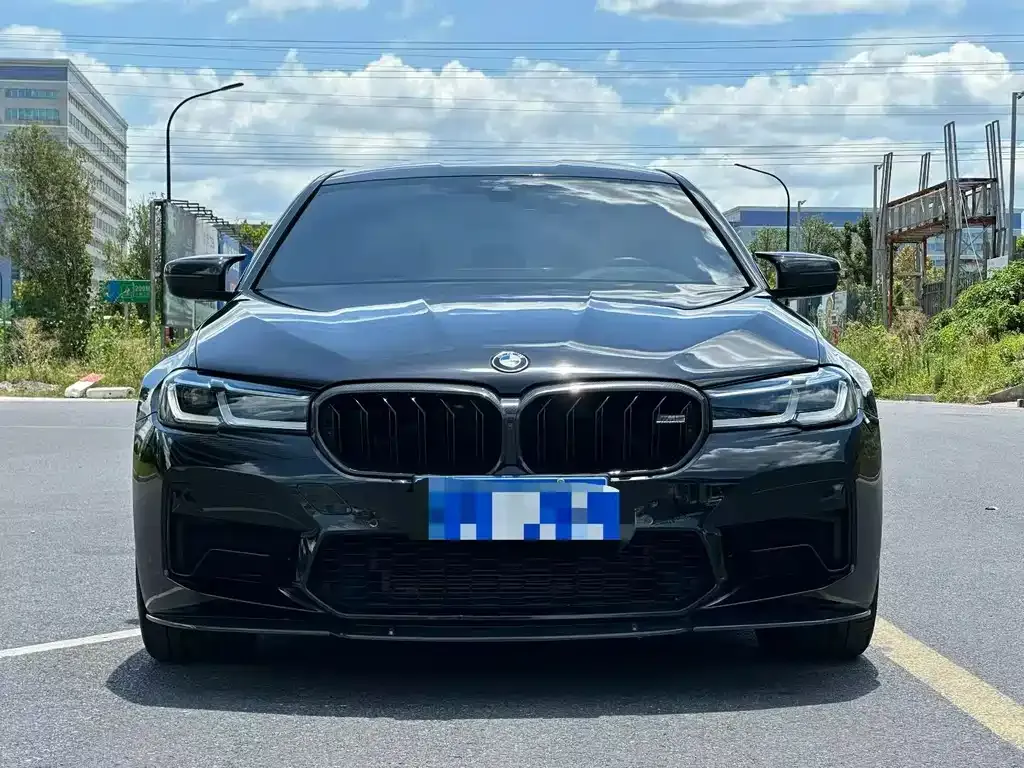 BMW M5 — фото 1