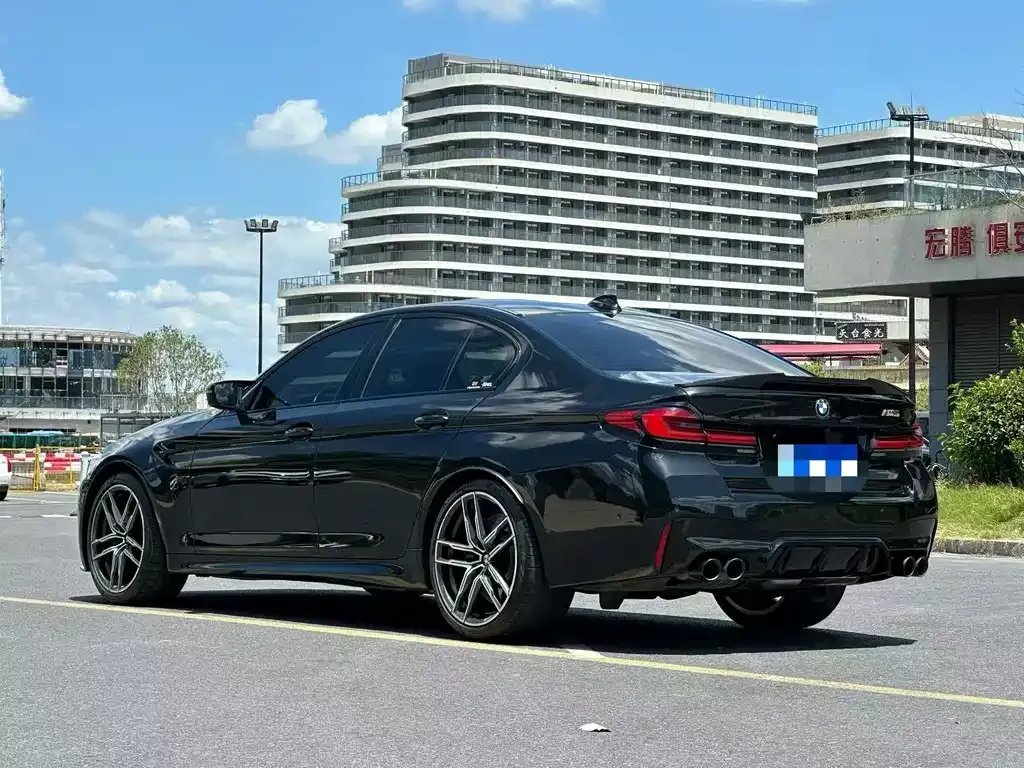 BMW M5 — фото 4