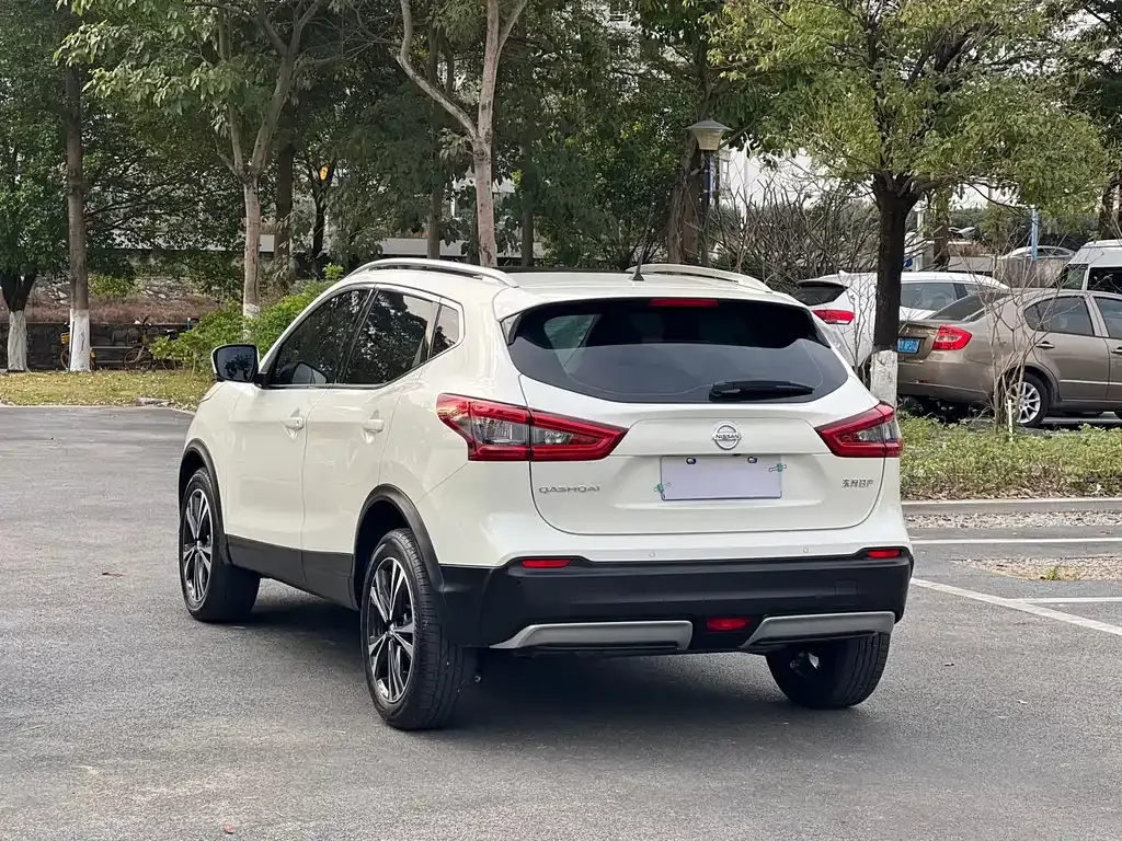 Nissan Qashqai — фото 4