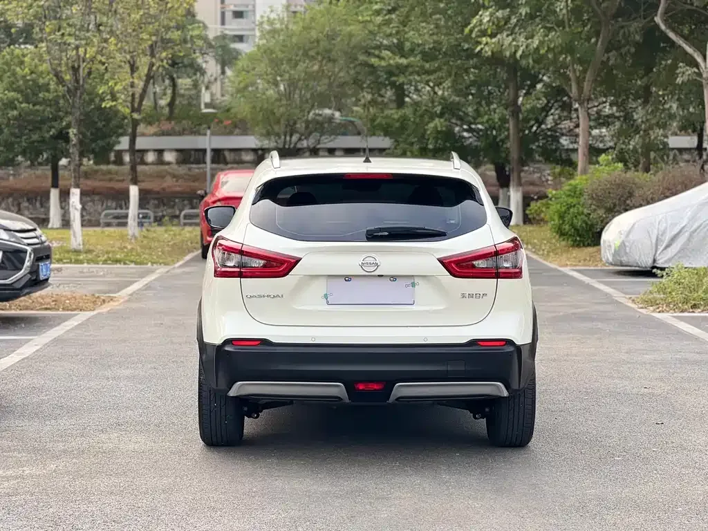 Nissan Qashqai — фото 5