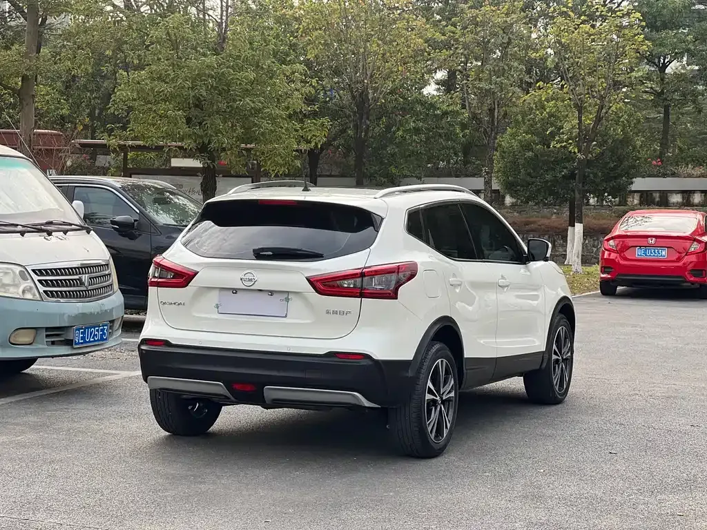 Nissan Qashqai — фото 6