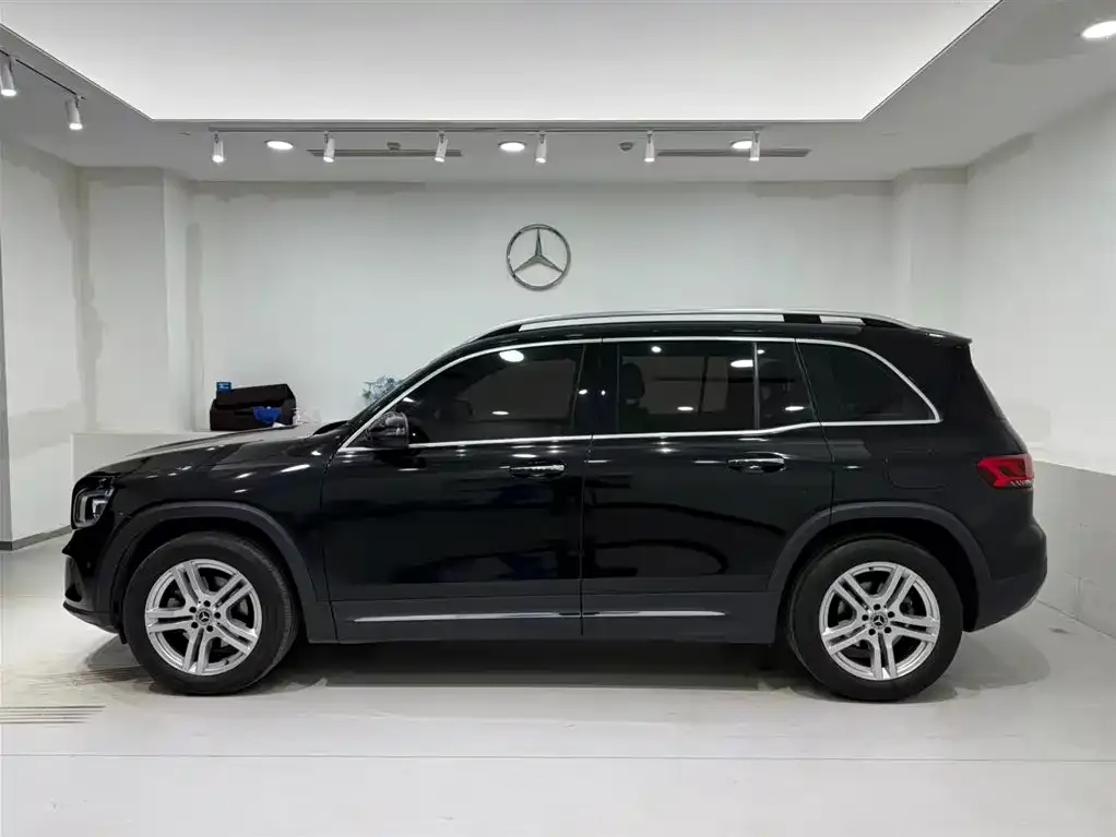 Mercedes-Benz GLB — фото 10