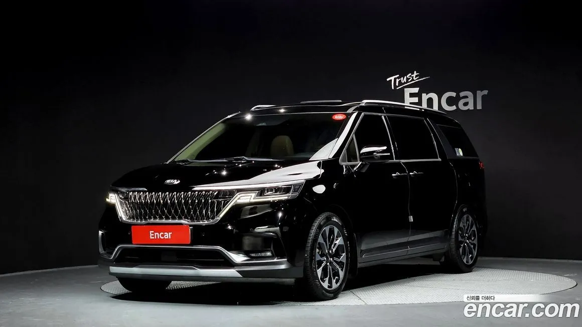 Kia Carnival — фото 1