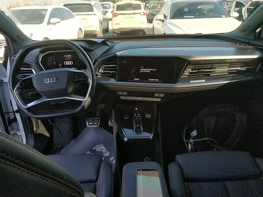 Audi Q4 e-tron — фото 10