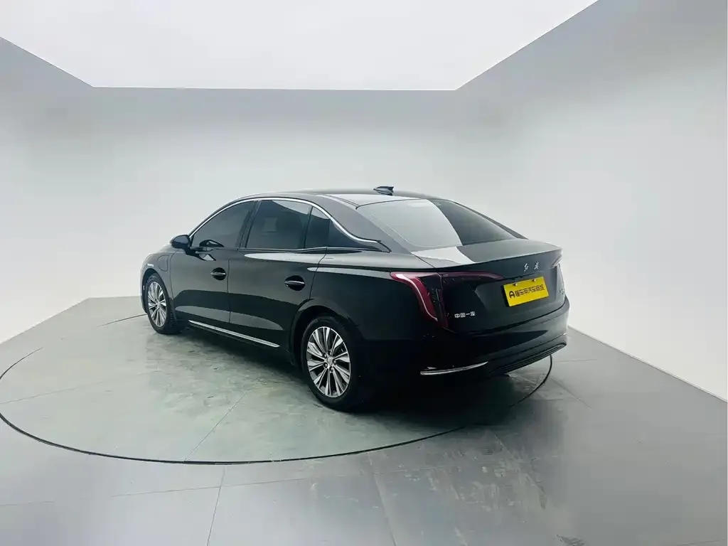 Hongqi E-QM5 — фото 4