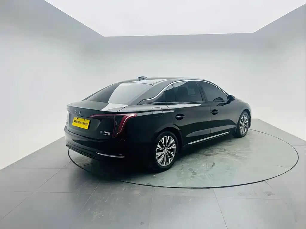 Hongqi E-QM5 — фото 2