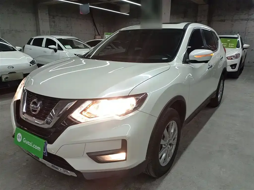 Nissan X-Trail — фото 1