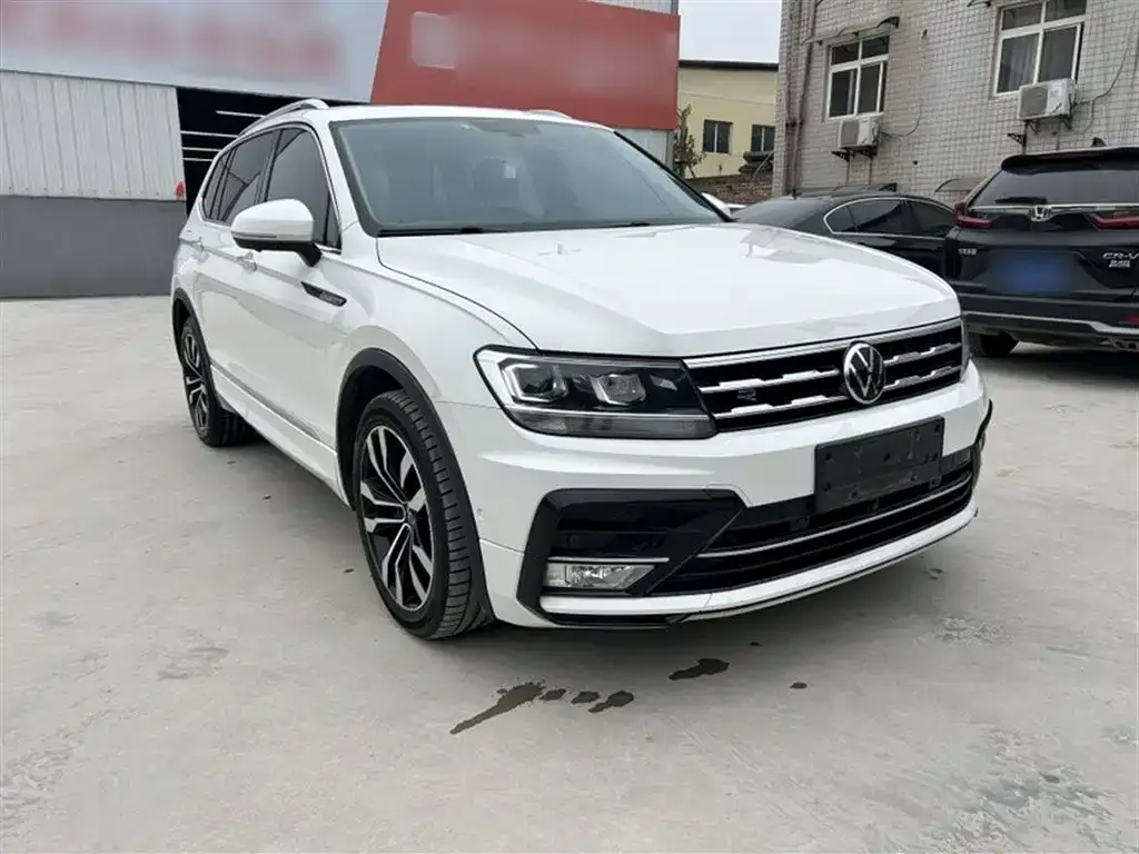 Volkswagen Tiguan L — фото 4