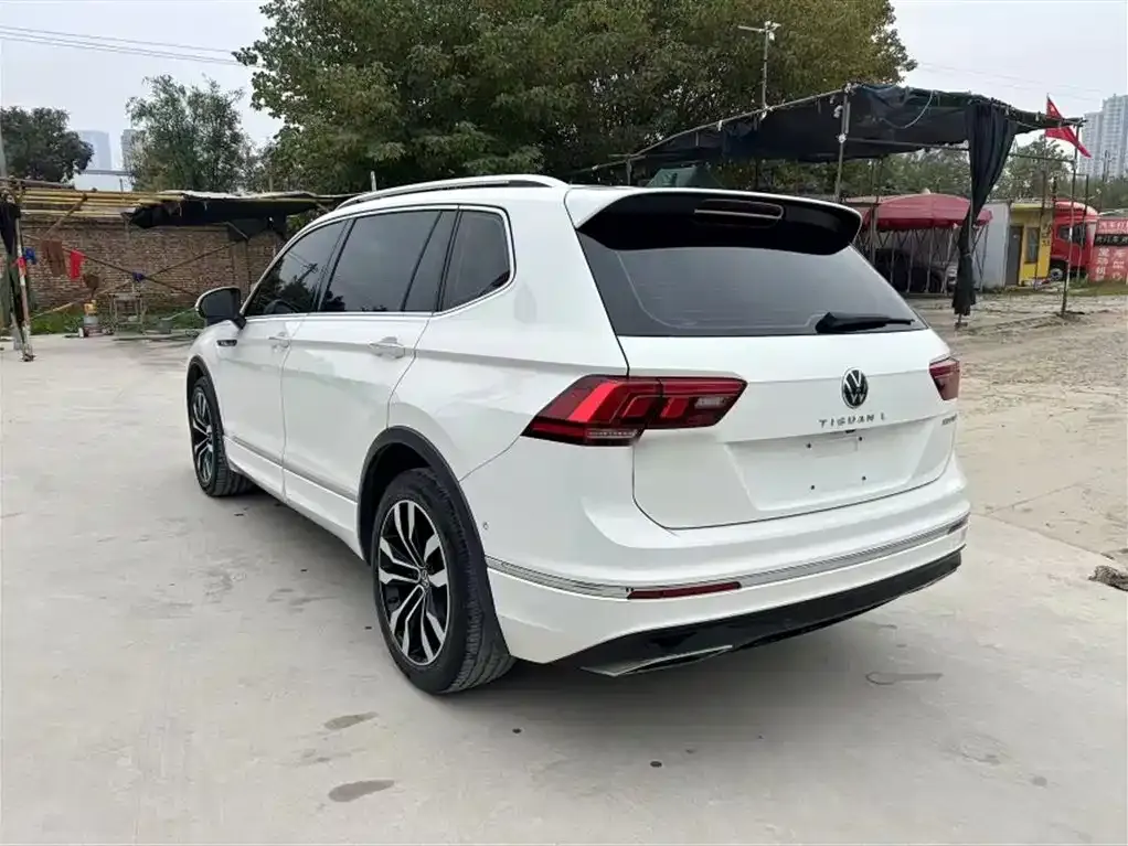 Volkswagen Tiguan L — фото 5