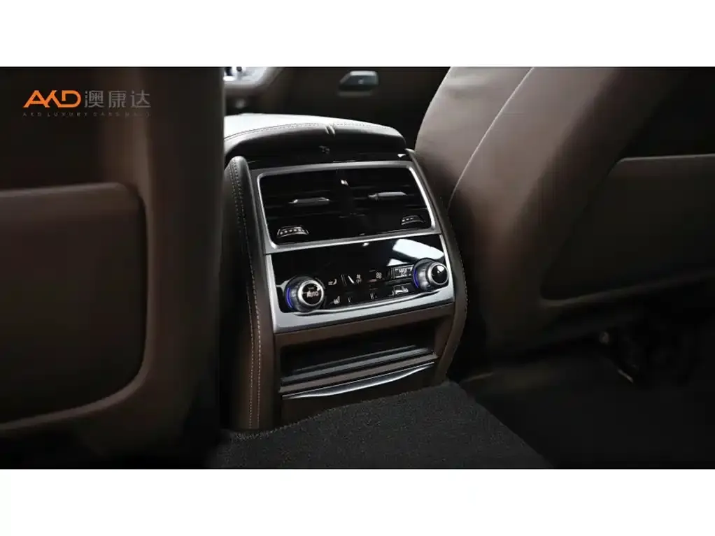 BMW 7 Series — фото 10