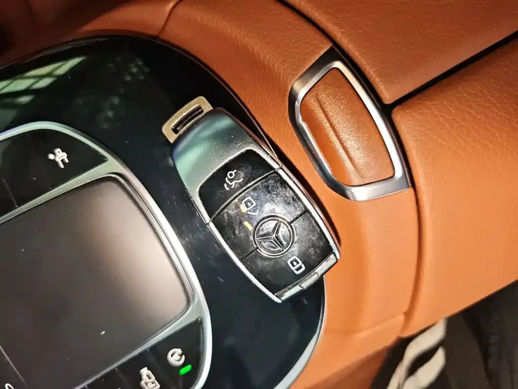 Mercedes-Benz E-Class (Import) — фото 2