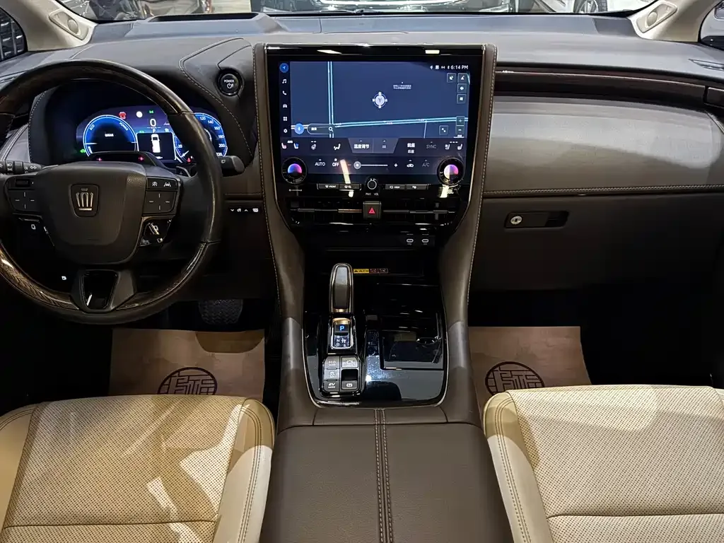 Toyota Vellfire — фото 10
