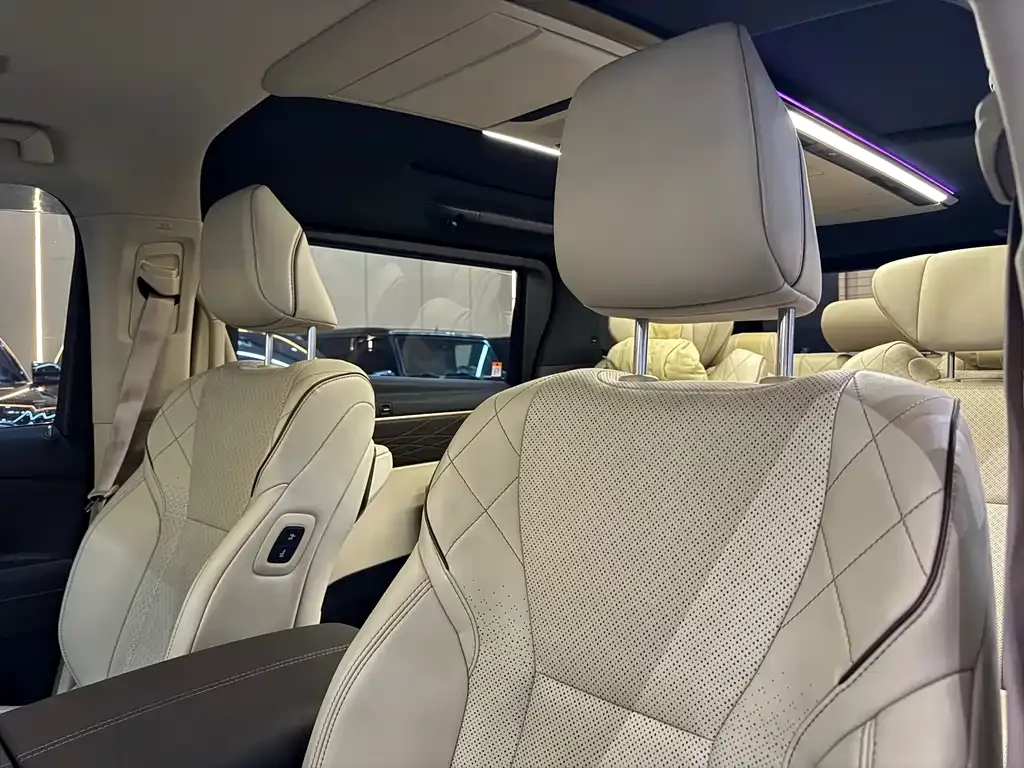 Toyota Vellfire — фото 5