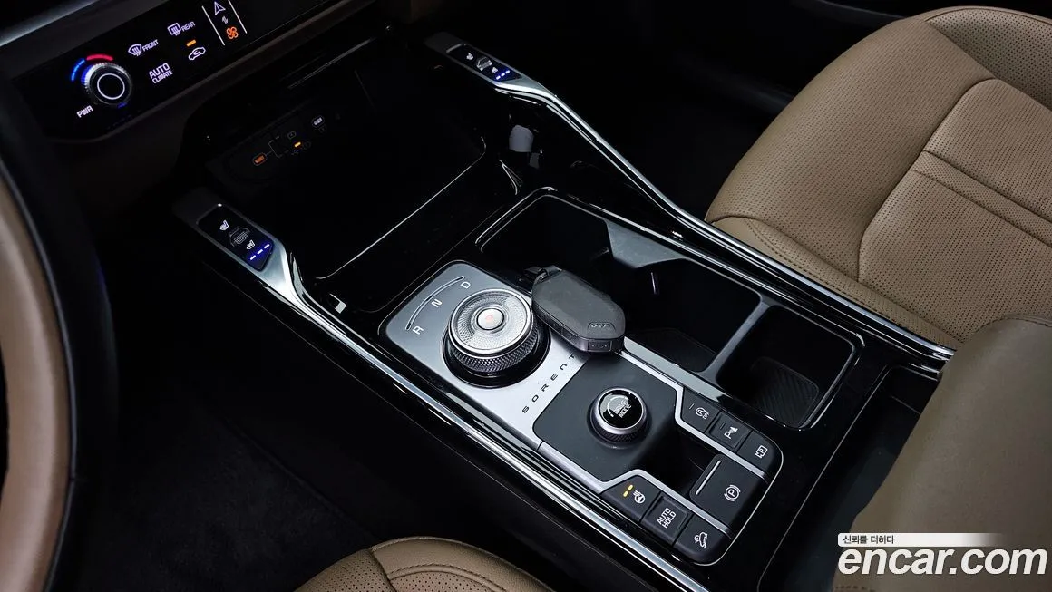 Kia Sorento — фото 8