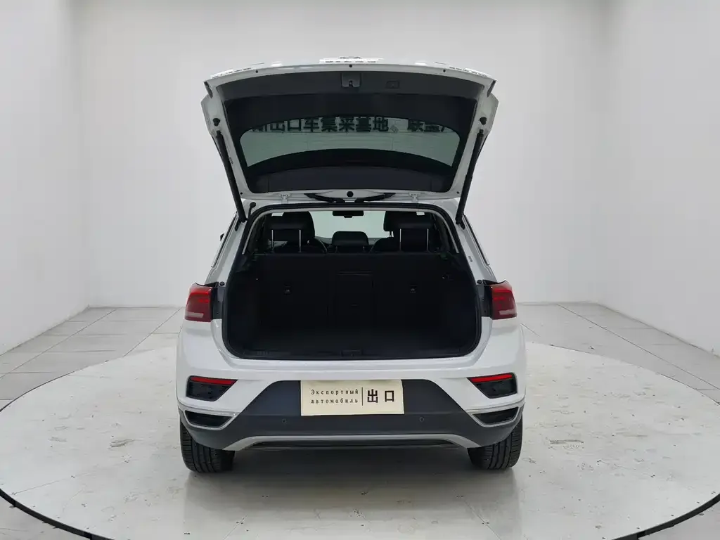 Volkswagen T-Roc — фото 7