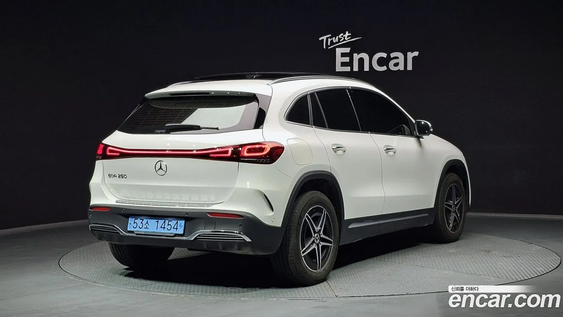 Mercedes-Benz EQA — фото 2