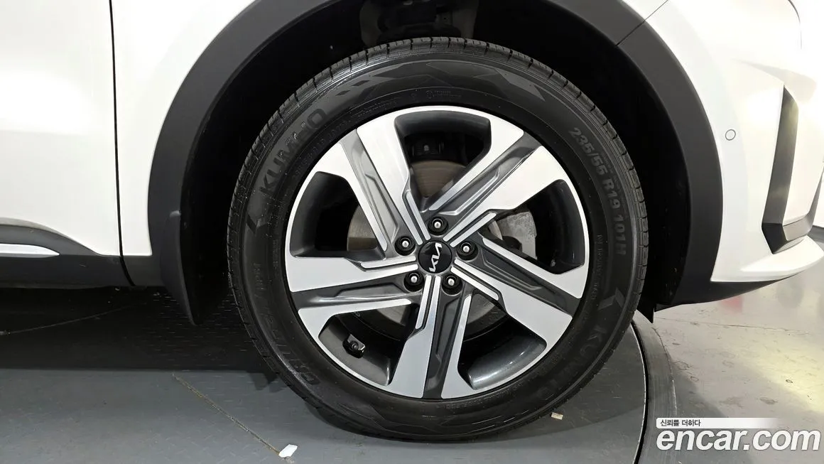 Kia Sorento — фото 5