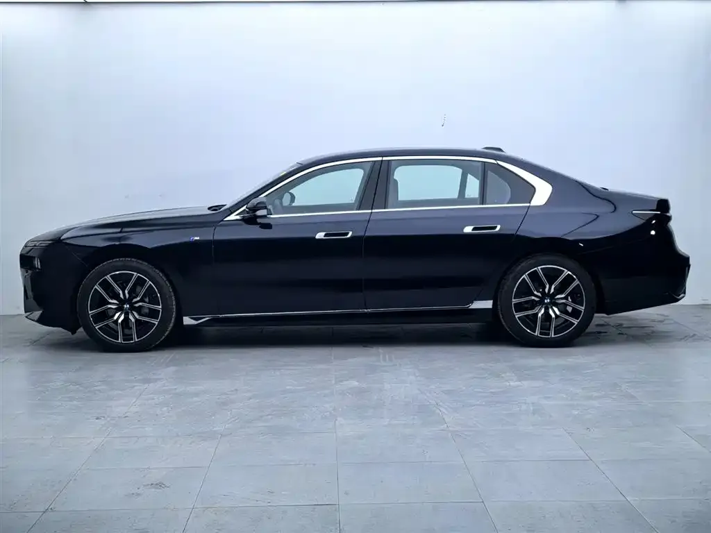 BMW 7 Series — фото 2