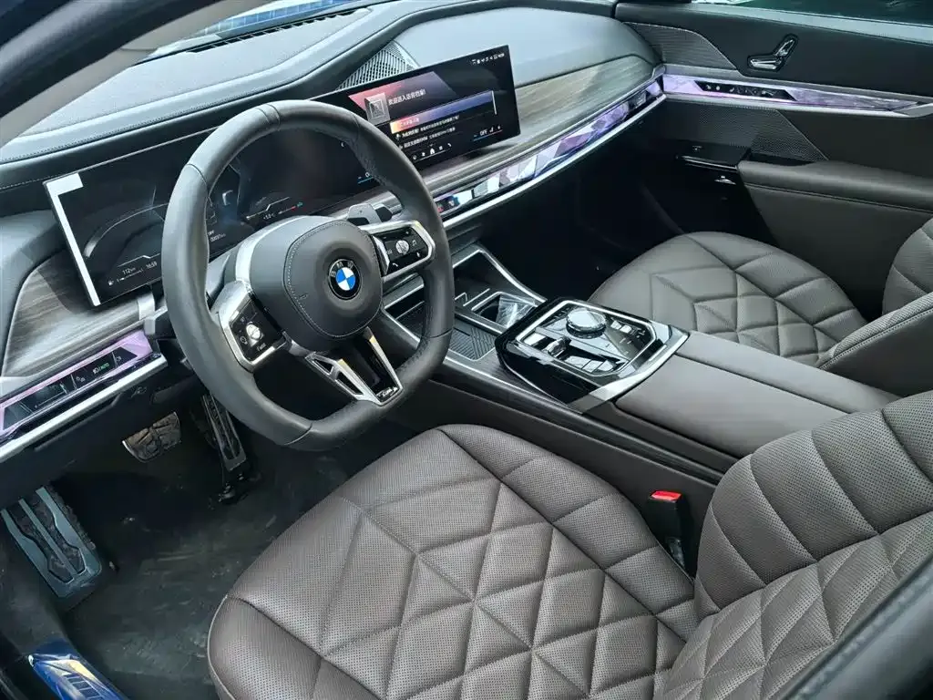 BMW 7 Series — фото 6