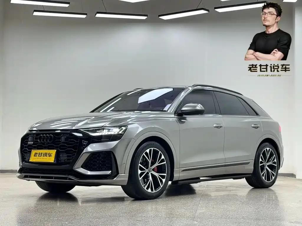 Audi Q8 — фото 1