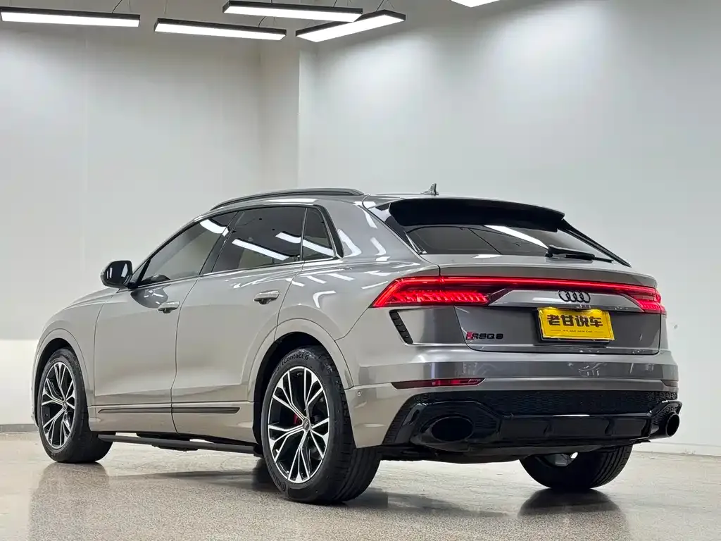Audi Q8 — фото 7