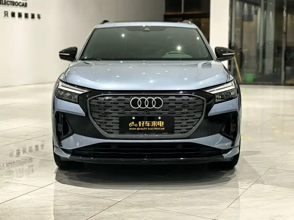 Audi Q4 e-tron — фото 2