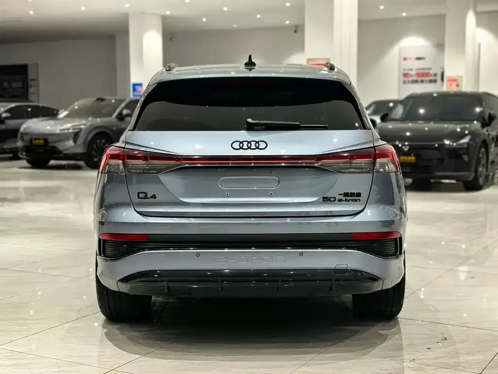 Audi Q4 e-tron — фото 5