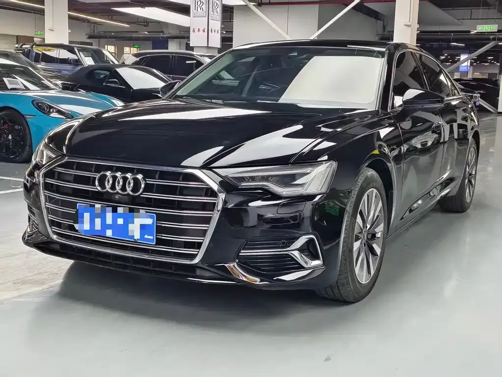 Audi A6L — фото 1