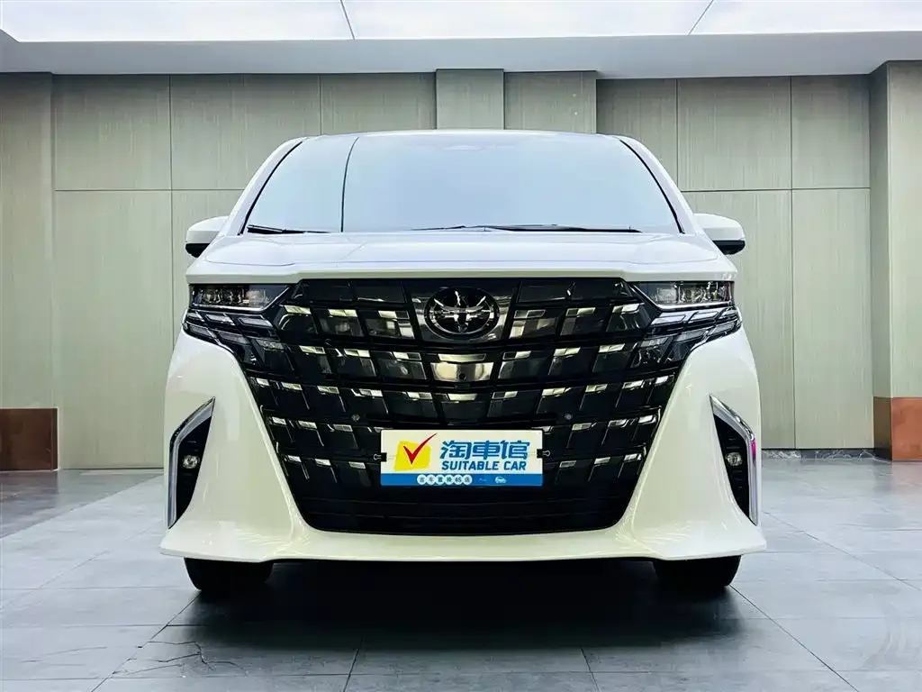 Toyota Alphard — фото 3