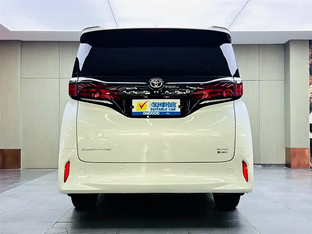 Toyota Alphard — фото 2