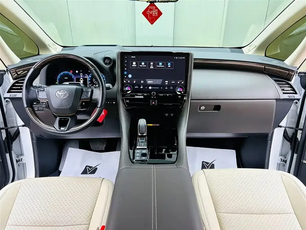 Toyota Alphard — фото 5