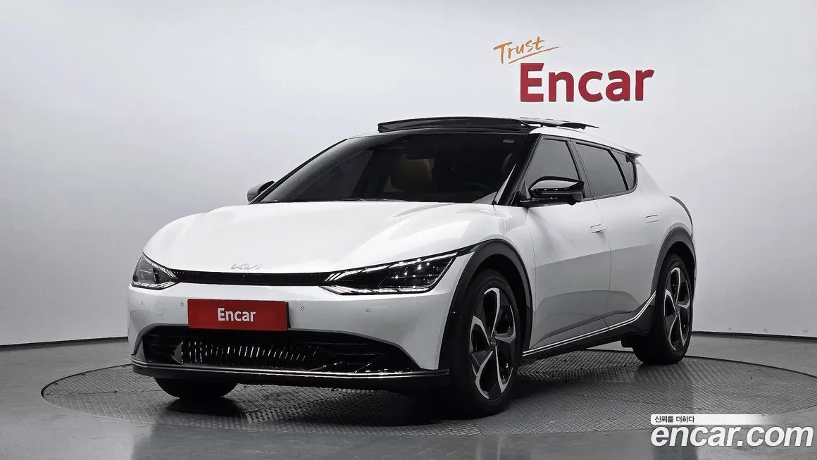 Kia EV6 — фото 1