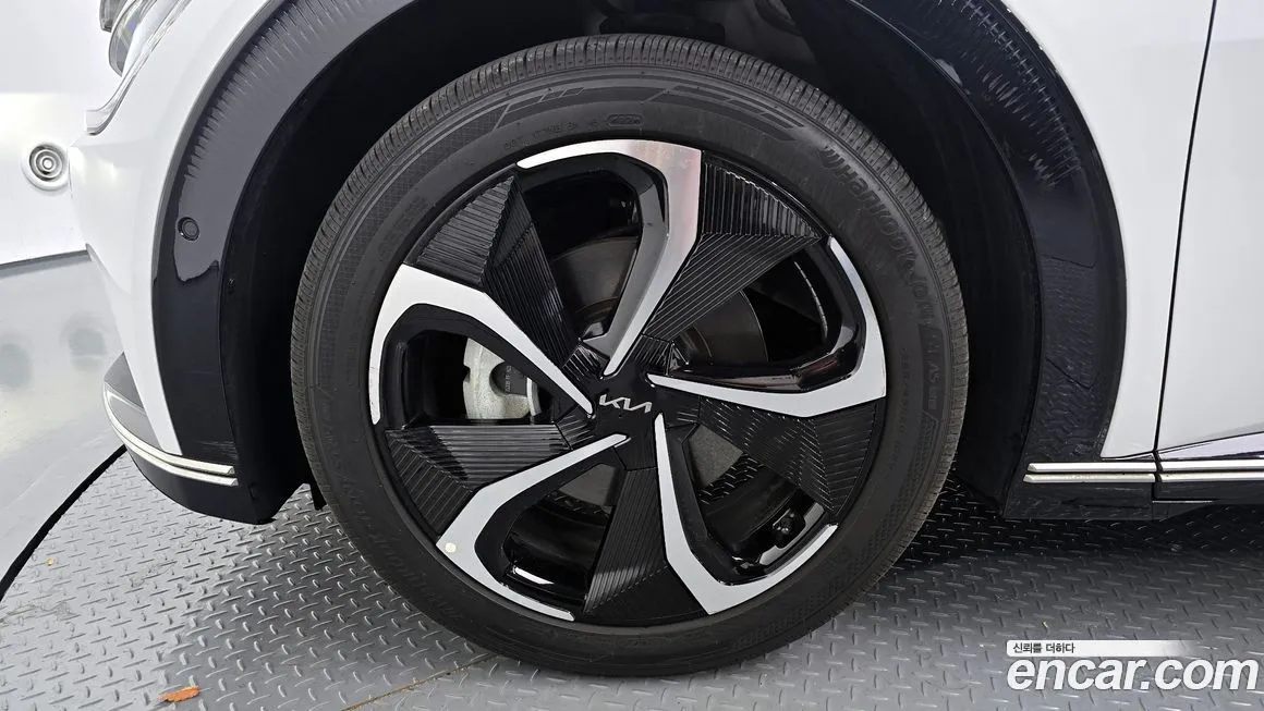 Kia EV6 — фото 4