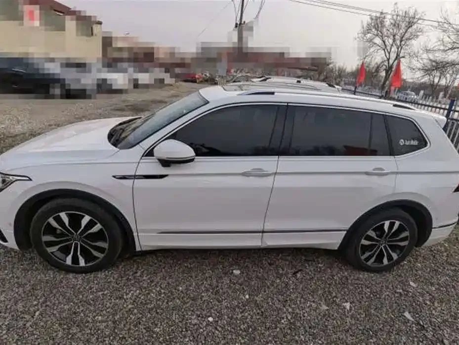 Volkswagen Tiguan L — фото 3