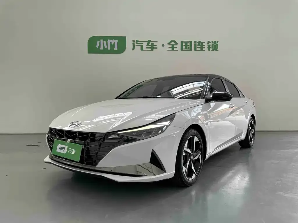 Hyundai Elantra — фото 1