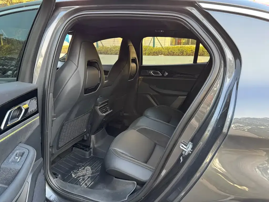 Lynk & Co 03 — фото 3