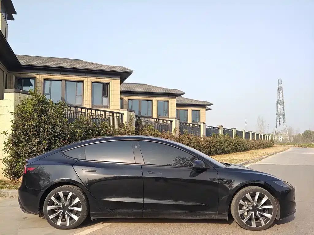 Tesla Model 3 — фото 5