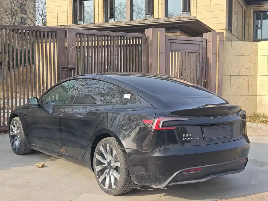 Tesla Model 3 — фото 6