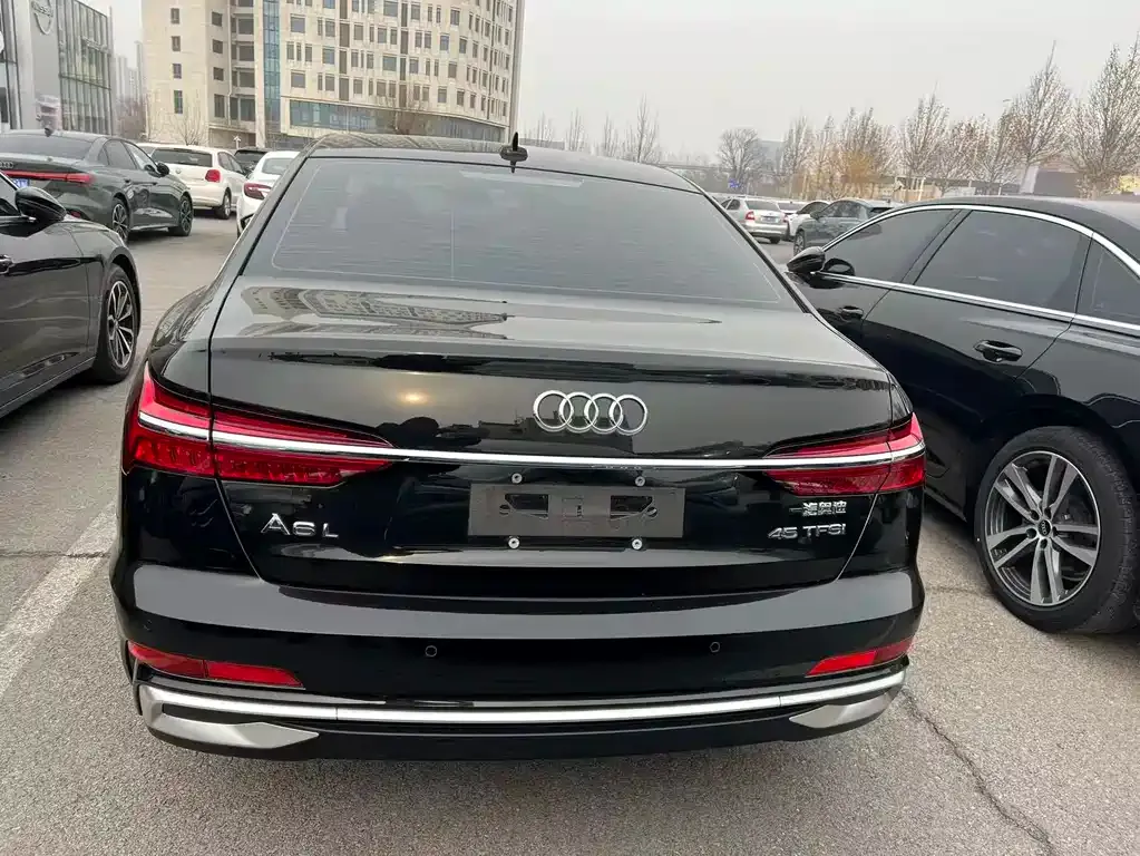 Audi A6L — фото 10