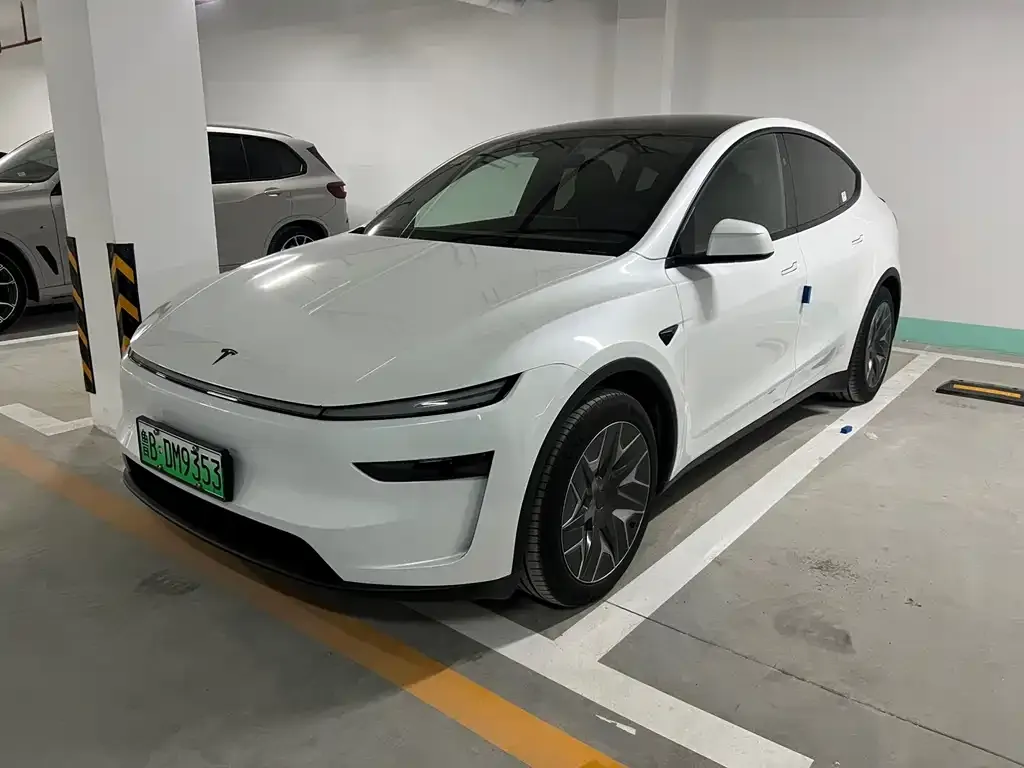 Tesla Model Y L — фото 3
