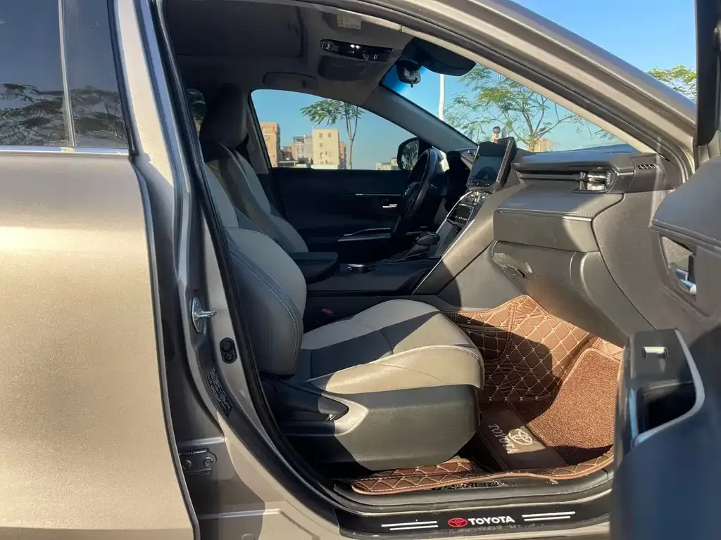 Toyota Harrier — фото 9