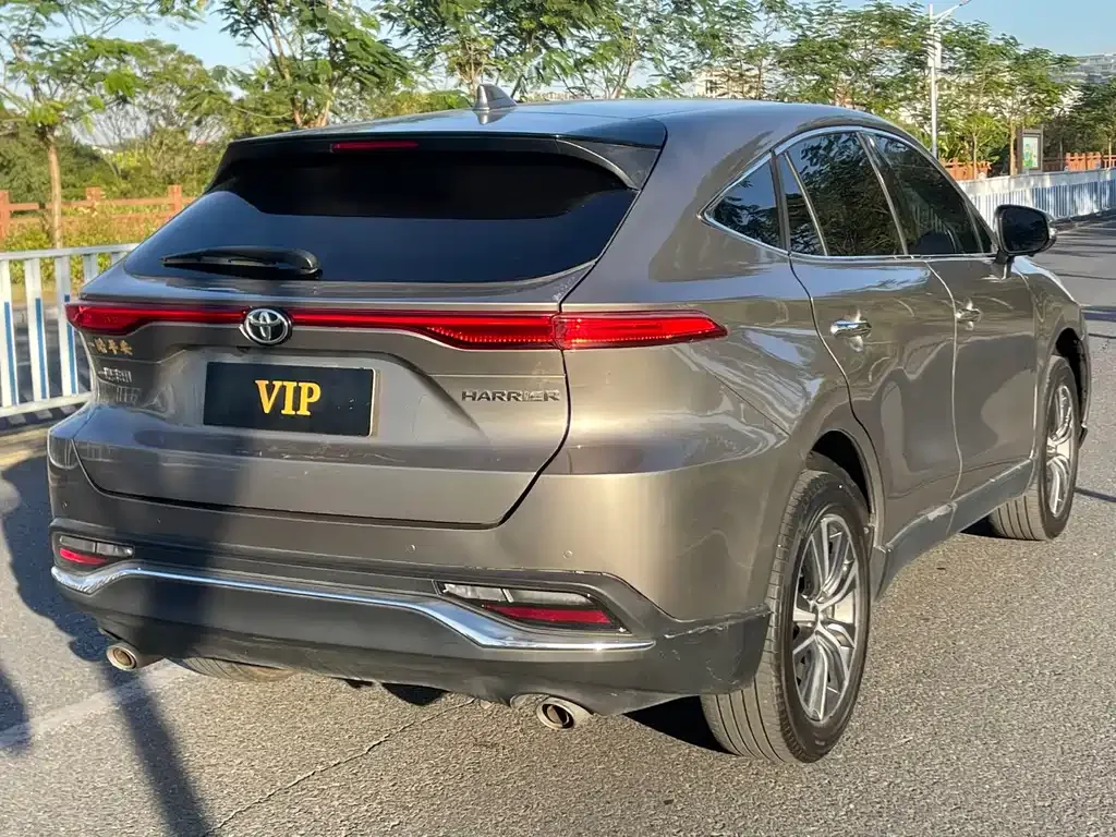 Toyota Harrier — фото 8