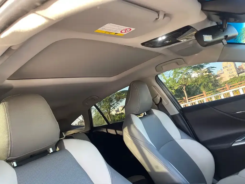 Toyota Harrier — фото 2