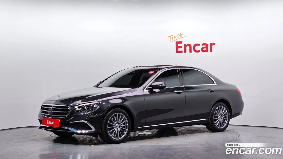 Mercedes-Benz E-Class — фото 1