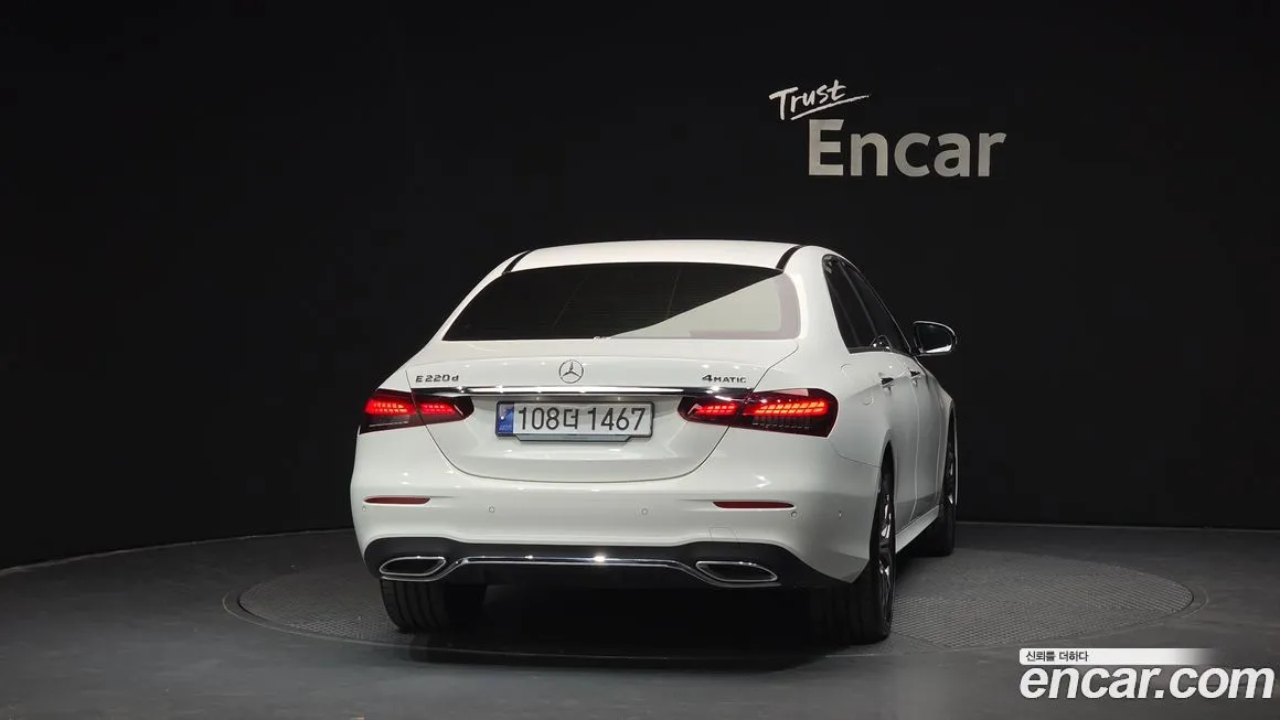 Mercedes-Benz E-Class — фото 4