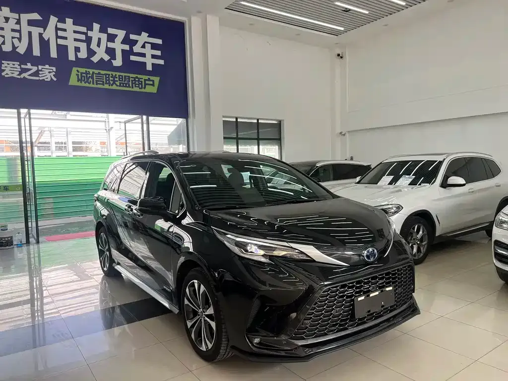 Toyota Granvia — фото 7