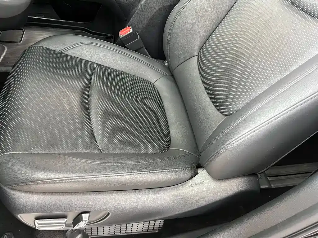 Toyota Granvia — фото 8