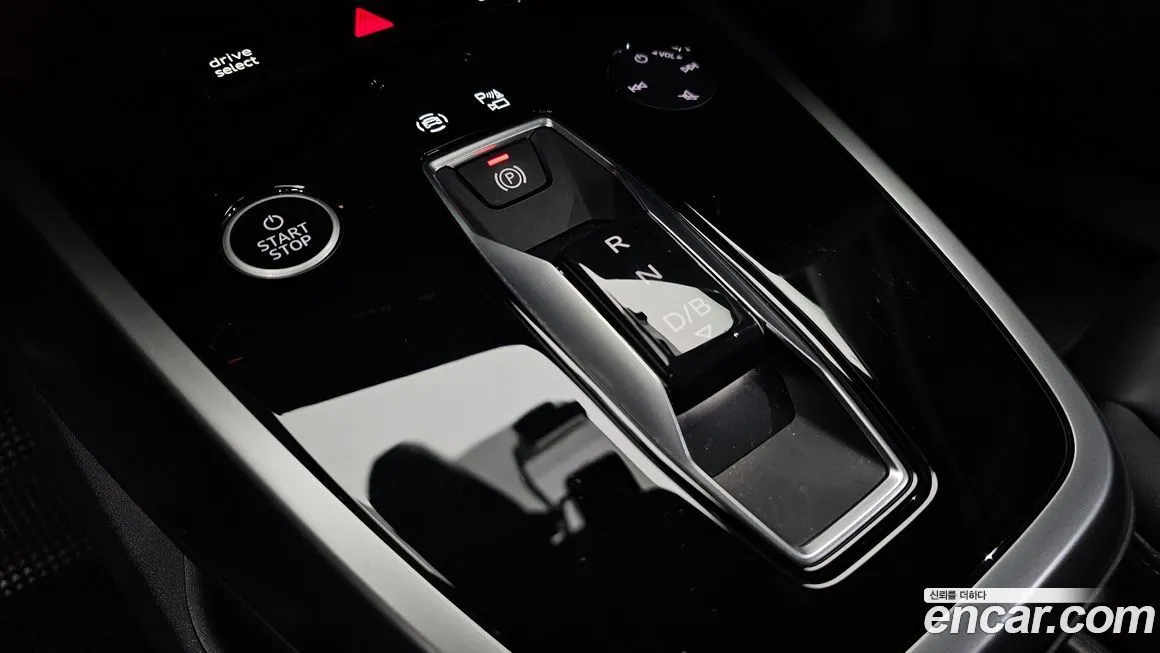 Audi Q4 e-tron — фото 9